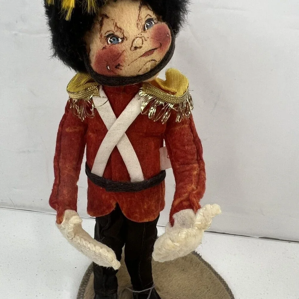 Vtg 1987 Annalee Toy Doll 11" Queen's Guard Marching British Soldier USA 7560 - Picture 4 of 16
